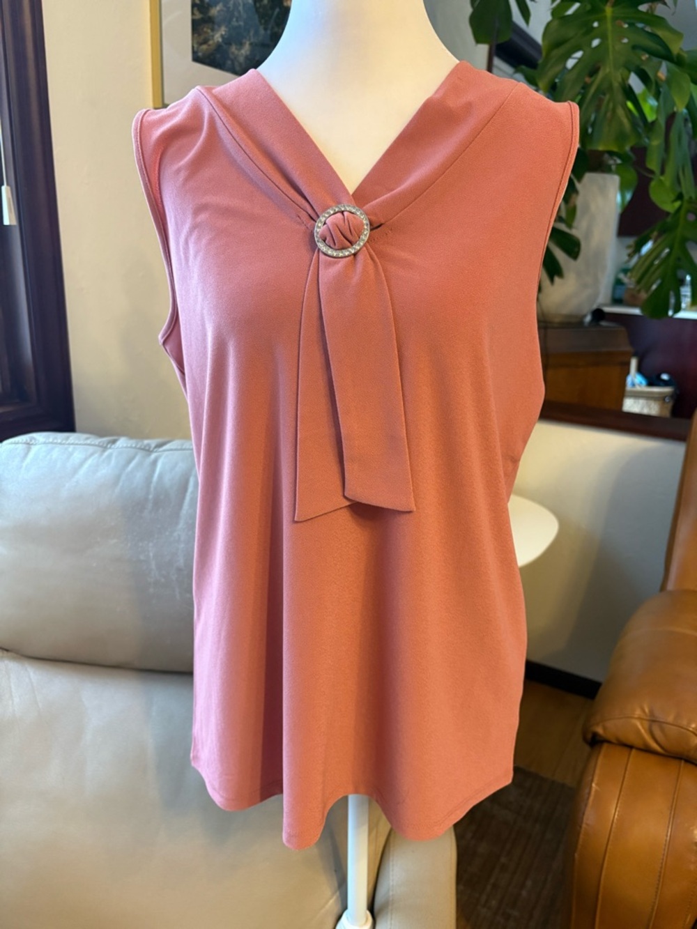 89th & Madison Rose Pink Sleeveless Tie-Ring V-Neck Top